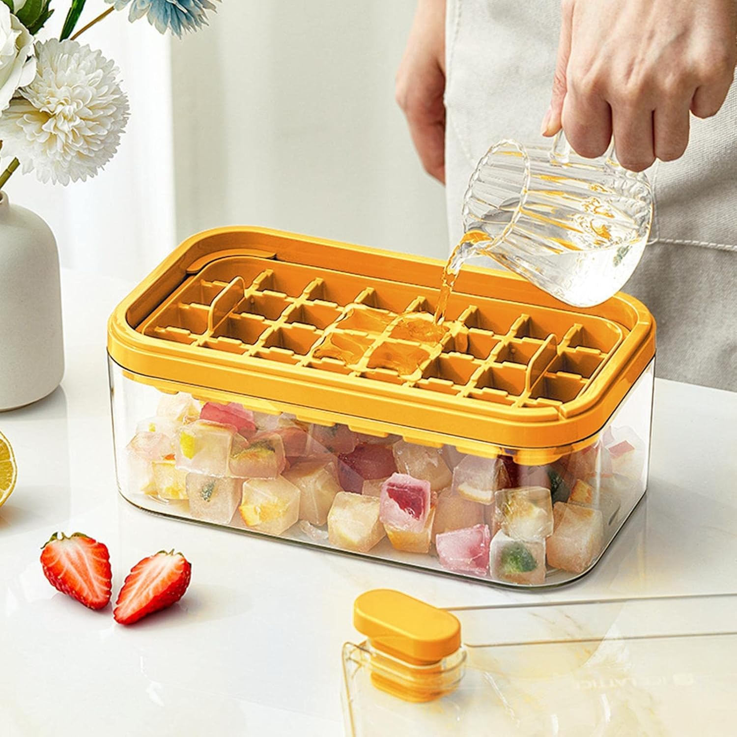 One Button Ice Cube Tray