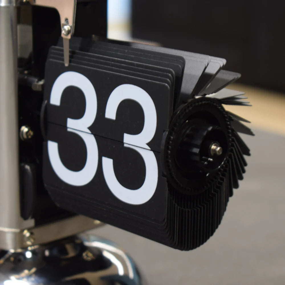 Desk Clock Retro Style