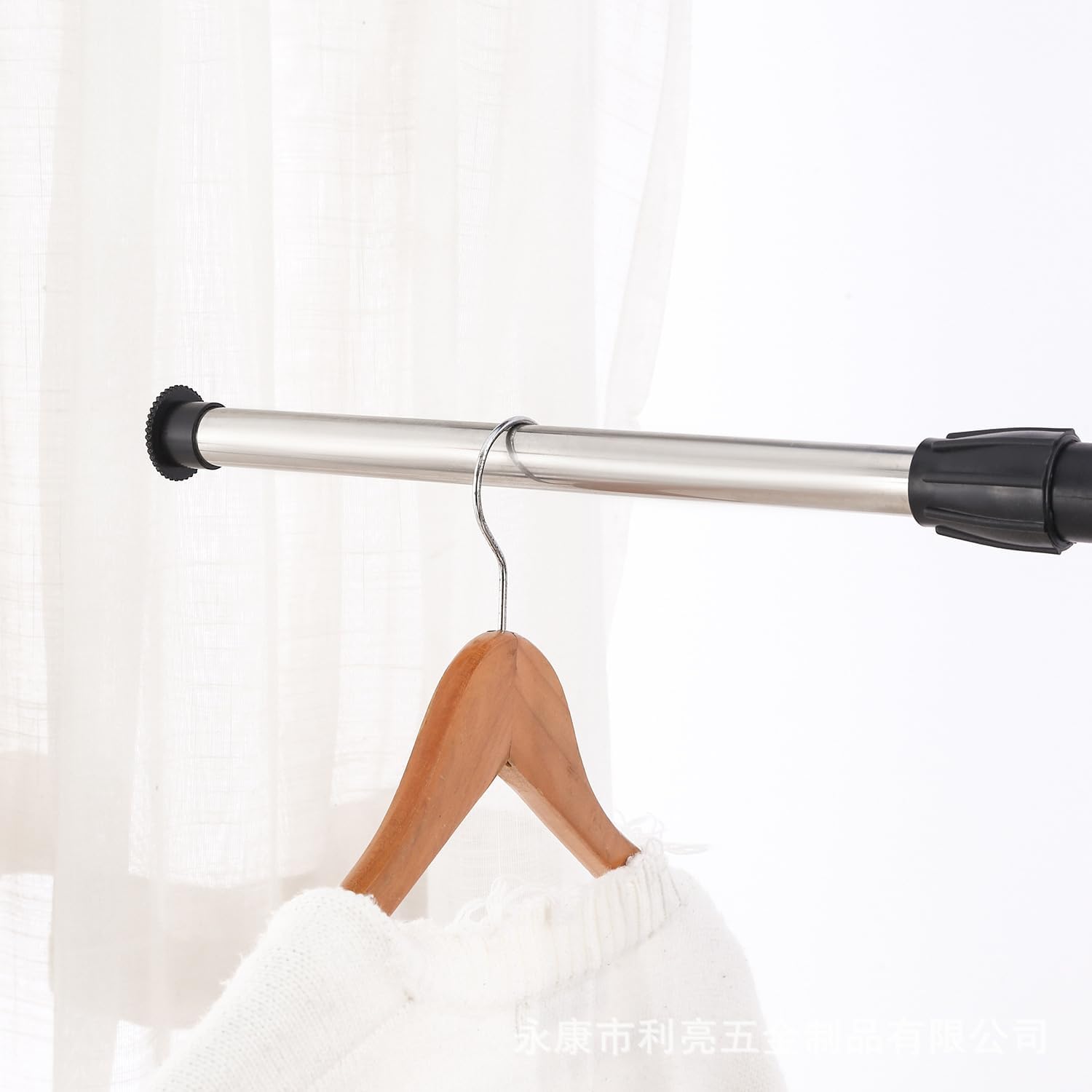 Single Pole Clothes Rack