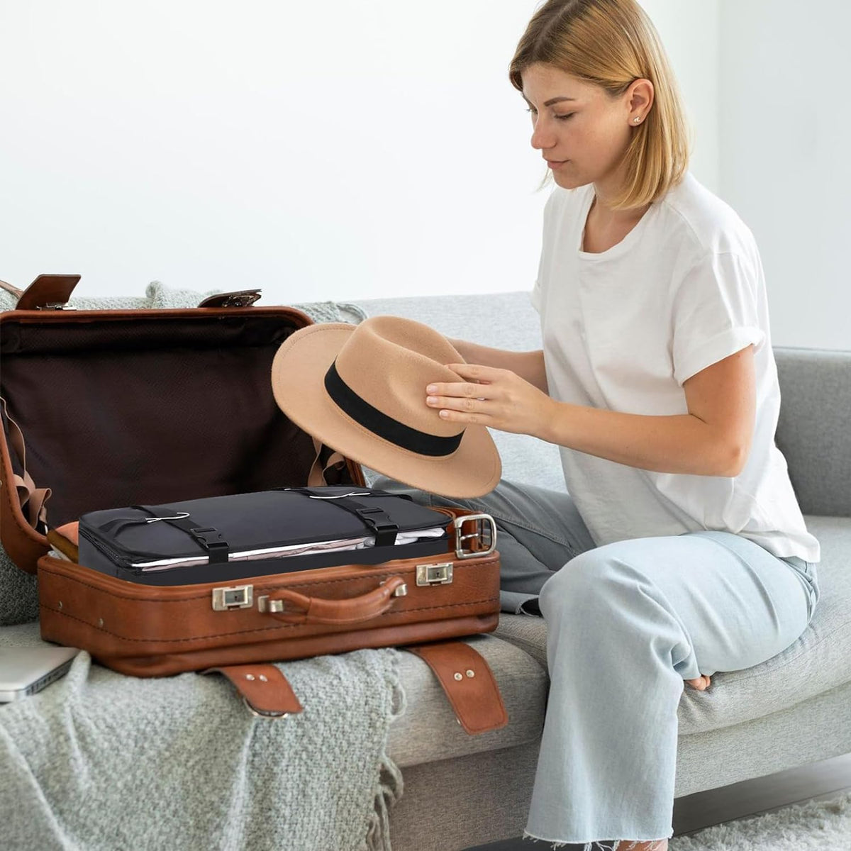 Foldable Hanging Travel Shelves Organizer