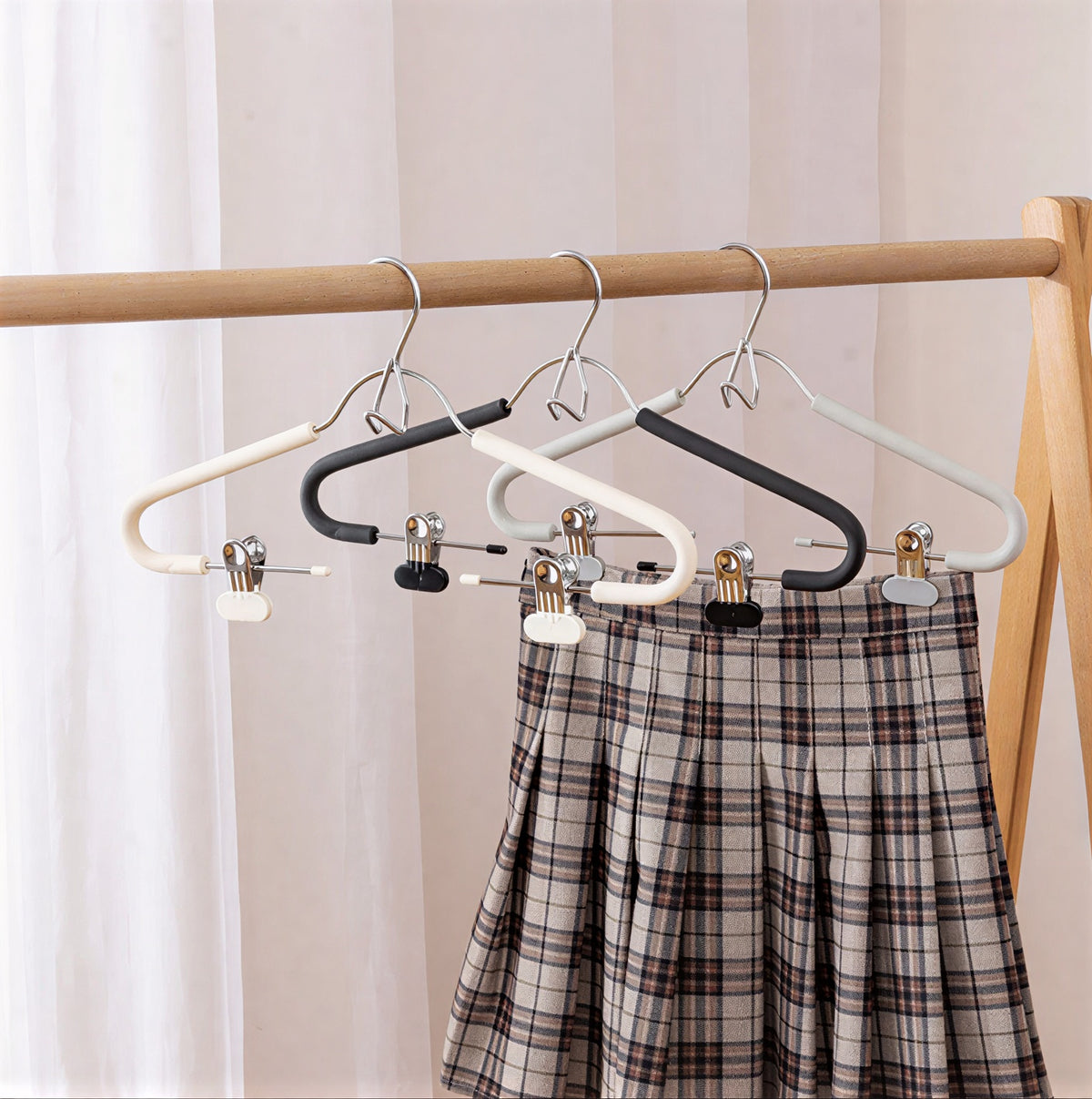 Foam Padded Clip Hangers for Pants and Skirts