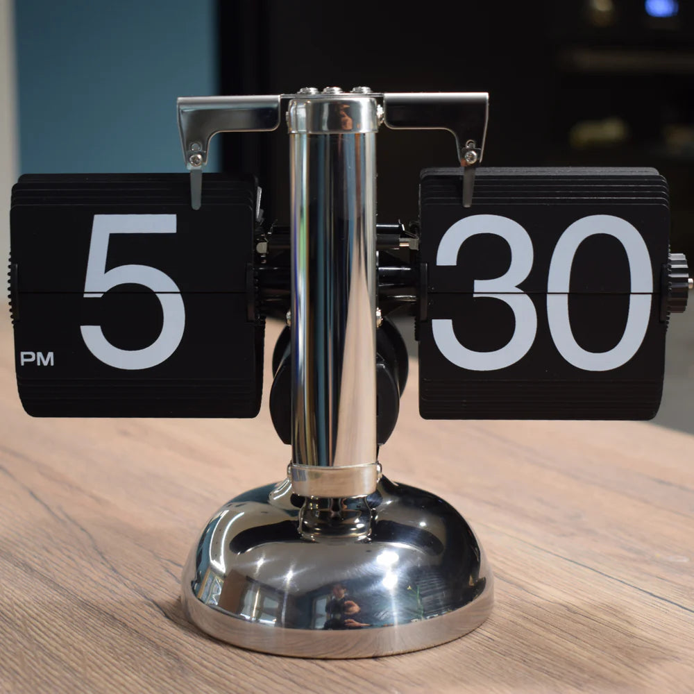 Desk Clock Retro Style